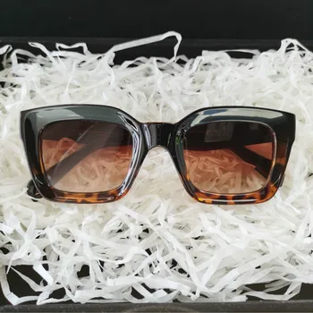 2022 Lüks Kare Güneş Kadınlar Marka Tasarımcısı güneş gözlüğü Vintage güneş gözlüğü Kadın Bayanlar Gözlük UV400