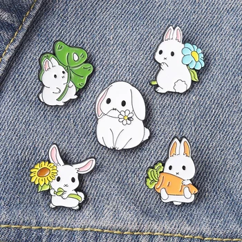Karikatür Sevimli Tavşan Emaye Pimleri Tavşan Yaprak Ayçiçeği Broş Kadınlar için Kawaii Hayvan Rozeti Çantası Elbise Yaka Pin Takı Hediyeler