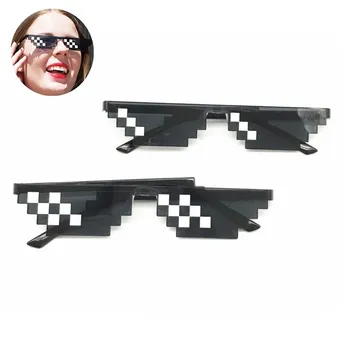 8 Bit Thug Life Güneş Gözlüğü Pikselli Erkekler Kadınlar Marka parti gözlükleri Mozaik UV400 Vintage Gözlük Unisex Parti Hediye Oyuncak Gözlük