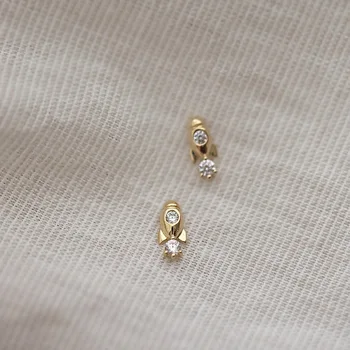 925 Ayar Gümüş Kaplama 14k altın top küpe Kore Mini Sevimli Mikro seti Zirkon Roket Küpe Kadınlar için Basit Takı