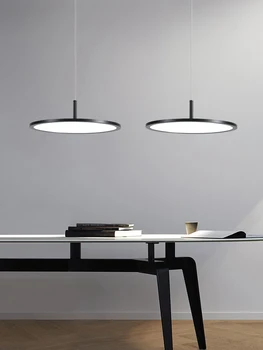 Yaratıcı disk LED siyah beyaz kolye ışıkları Modern basit restoran Bar Cafe oturma odası yatak odası Ultra-ince yuvarlak asılı lamba